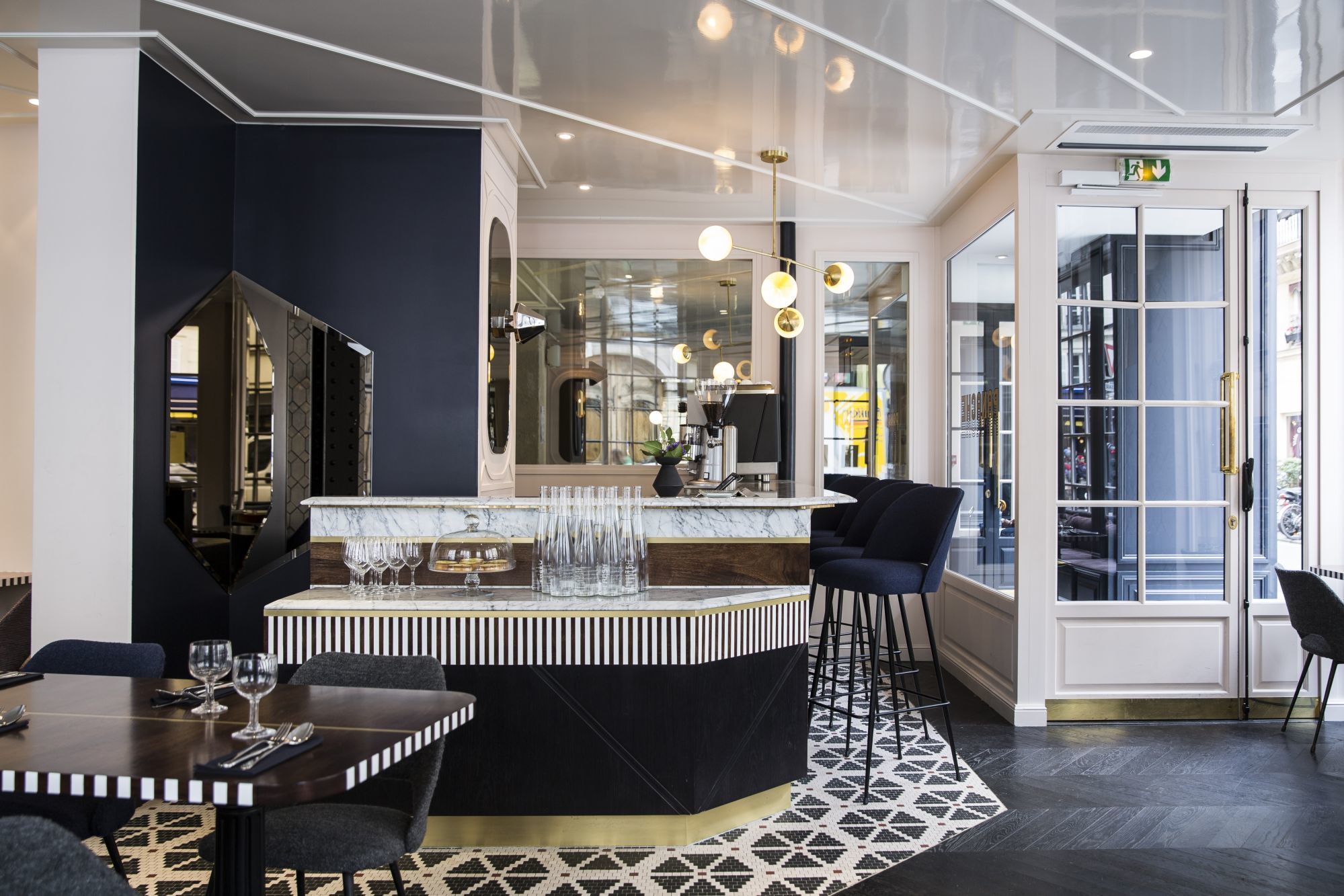 Dining or bar setting at Hôtel Panache.