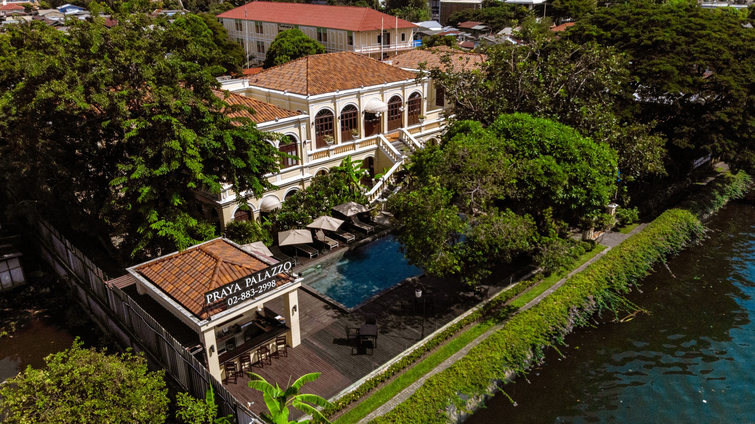 Hotel exterior at Praya Palazzo.